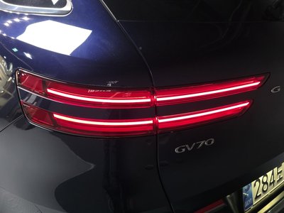 صورة 10 لـ 2021 Genesis GV70