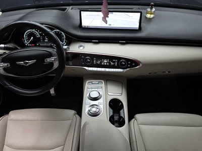 صورة 5 لـ 2021 Genesis GV70