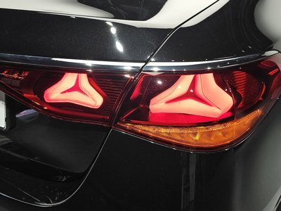 MERCEDES-BENZ E-CLASS - 10