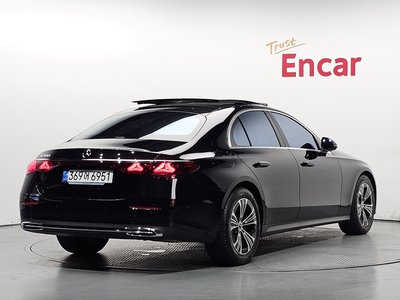 MERCEDES-BENZ E-CLASS - 4