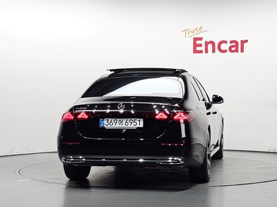MERCEDES-BENZ E-CLASS - 3