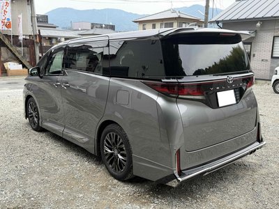 2025 Toyota VELLFIRE photo 9