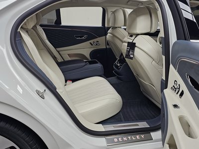 2024 Bentley FLYING SPUR — миниатюра 11