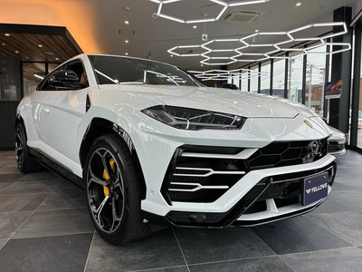 LAMBORGHINI URUS - 1