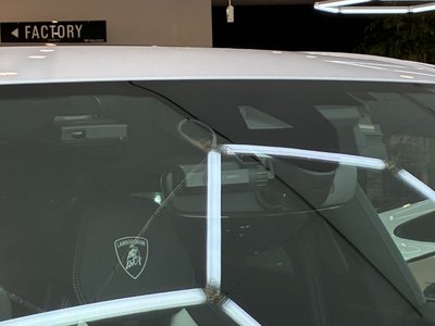 LAMBORGHINI URUS - 8