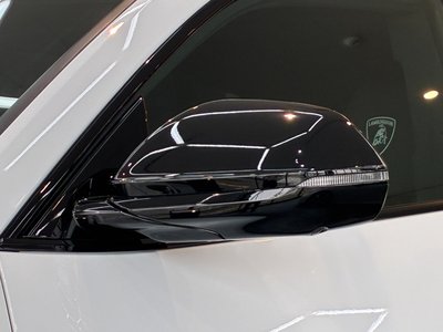 LAMBORGHINI URUS - 10