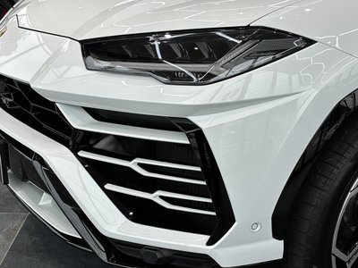 LAMBORGHINI URUS - 9
