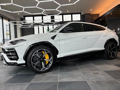 LAMBORGHINI URUS - 7