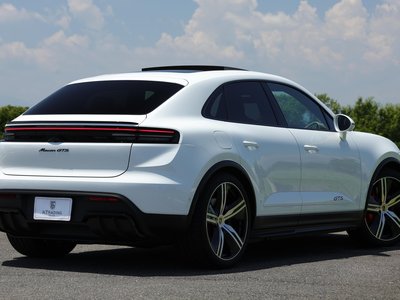 2026 Porsche MACAN — фото 6
