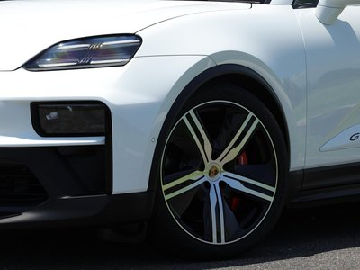 2026 Porsche MACAN thumbnail 28