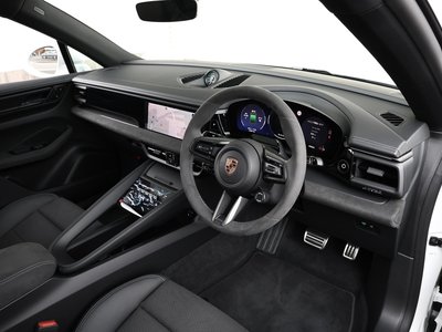 2026 Porsche MACAN — фото 3