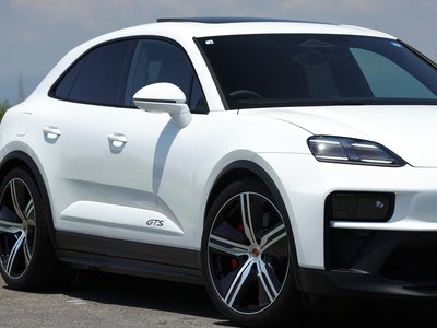 2026 Porsche MACAN thumbnail 17