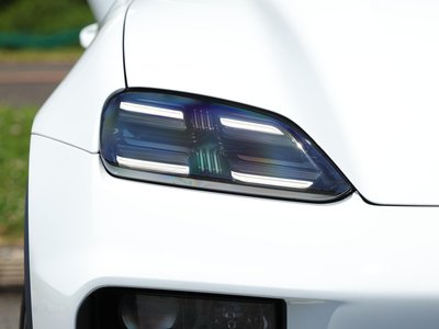 2026 Porsche MACAN thumbnail 19