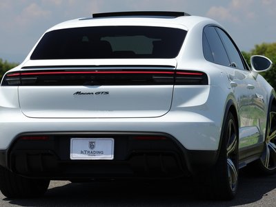 2026 Porsche MACAN thumbnail 32