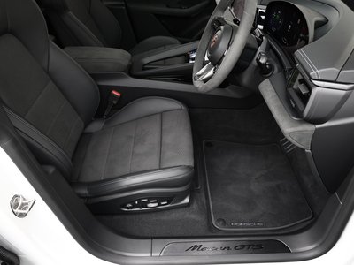 2026 Porsche MACAN thumbnail 47