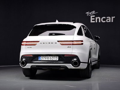 صورة 4 لـ 2022 GENESIS GV70