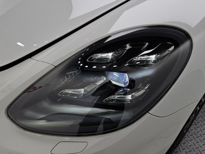 PORSCHE PANAMERA - 10