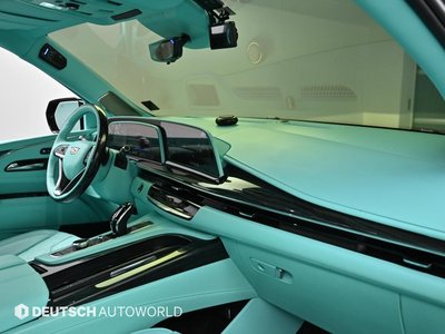 2023 Cadillac ESCALADE 5TH GENERATION photo 2