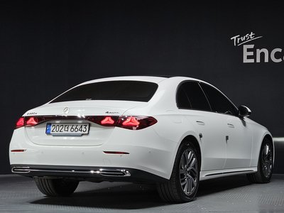 MERCEDES-BENZ E-CLASS - 4