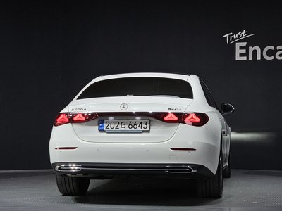 MERCEDES-BENZ E-CLASS - 3