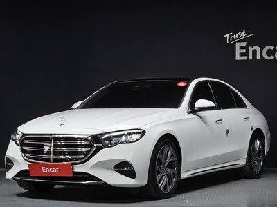 MERCEDES-BENZ E-CLASS - 1