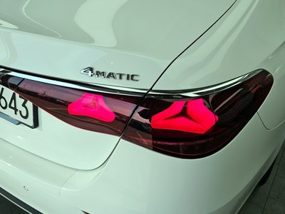 MERCEDES-BENZ E-CLASS - 10