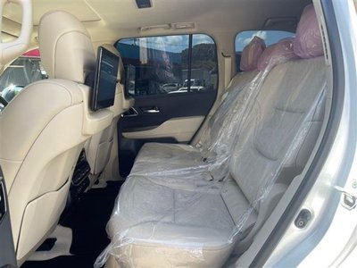 TOYOTA LAND CRUISER 300 - 6