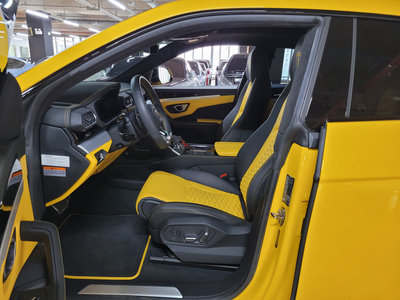 LAMBORGHINI URUS - 10