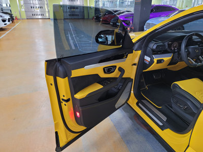 LAMBORGHINI URUS - 9