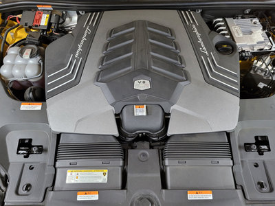 LAMBORGHINI URUS - 7