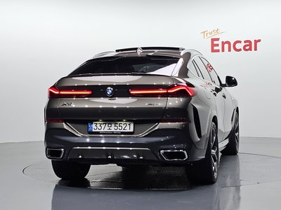 2022 BMW X6 photo 3