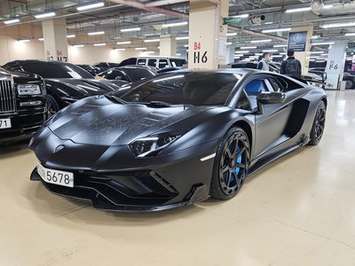 LAMBORGHINI AVENTADOR - 5