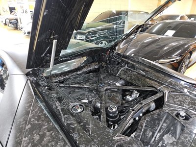 LAMBORGHINI AVENTADOR - 8