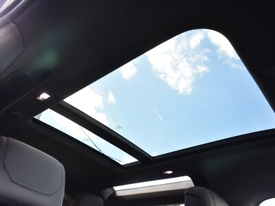 LAND ROVER DEFENDER - 9