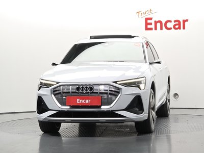 2022 AUDI E-TRON — фото 2