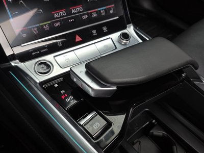 2022 AUDI E-TRON thumbnail 12