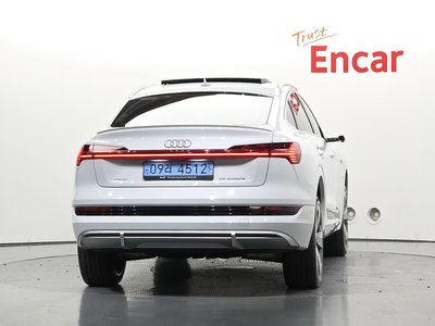 2022 AUDI E-TRON — фото 4