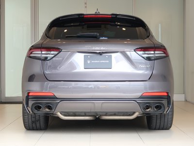 صورة 8 لـ 2021 Maserati LEVANTE