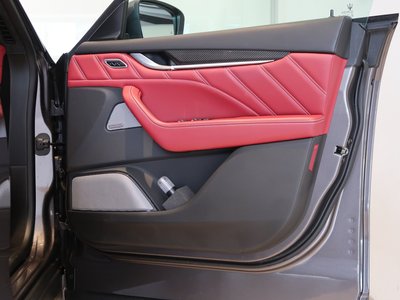 2021 Maserati LEVANTE — миниатюра 16