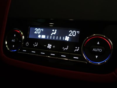 2021 Maserati LEVANTE — миниатюра 34