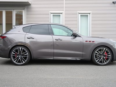 صورة 10 لـ 2021 Maserati LEVANTE