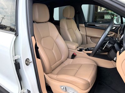صورة 7 لـ 2023 Porsche MACAN