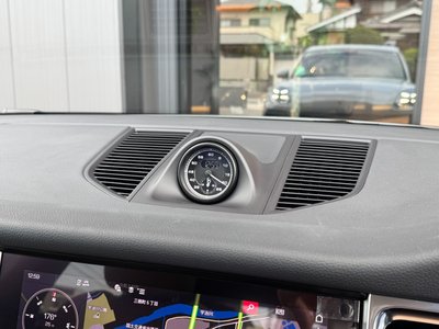 صورة 4 لـ 2023 Porsche MACAN