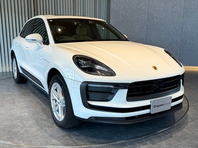 صورة 9 لـ 2023 Porsche MACAN