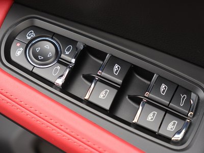 2020 Porsche MACAN — миниатюра 35