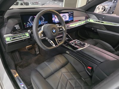 2025 BMW 7 SERIES — миниатюра 11