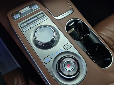 2024 Genesis GV70 photo 9
