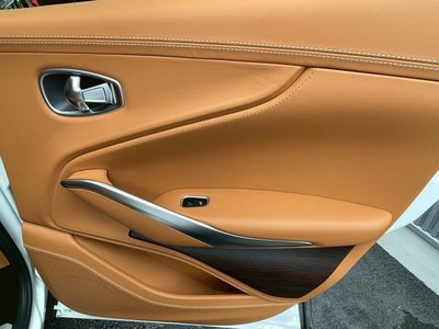 صورة مصغرة 56 لـ 2024 Aston Martin DBX