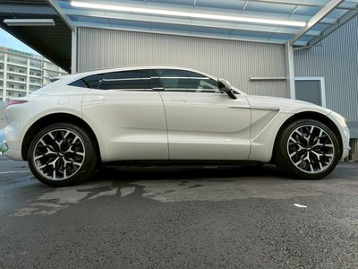 صورة مصغرة 24 لـ 2024 Aston Martin DBX
