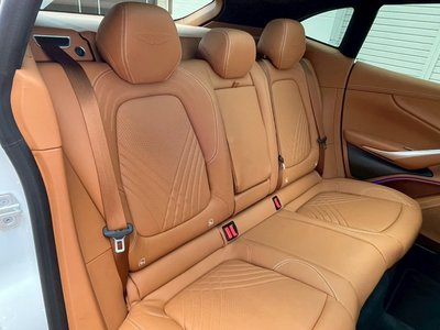 صورة مصغرة 54 لـ 2024 Aston Martin DBX